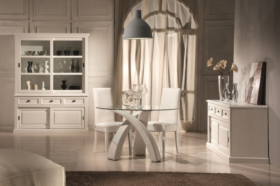 Τραπέζι με τζάμι και πόδια ντυμένα από δερμάτινη σε λευκό χρωματισμό 120x120x76 εκ.